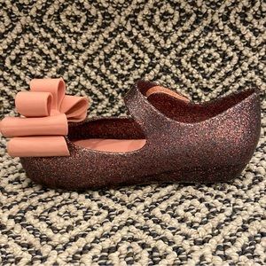 🎉H•O•S•T P•I•C•K 🎉 SOLD ON CP! EUC! 🎉 Mini Melissa Sweet Pink Sz 8 Bow Flat!